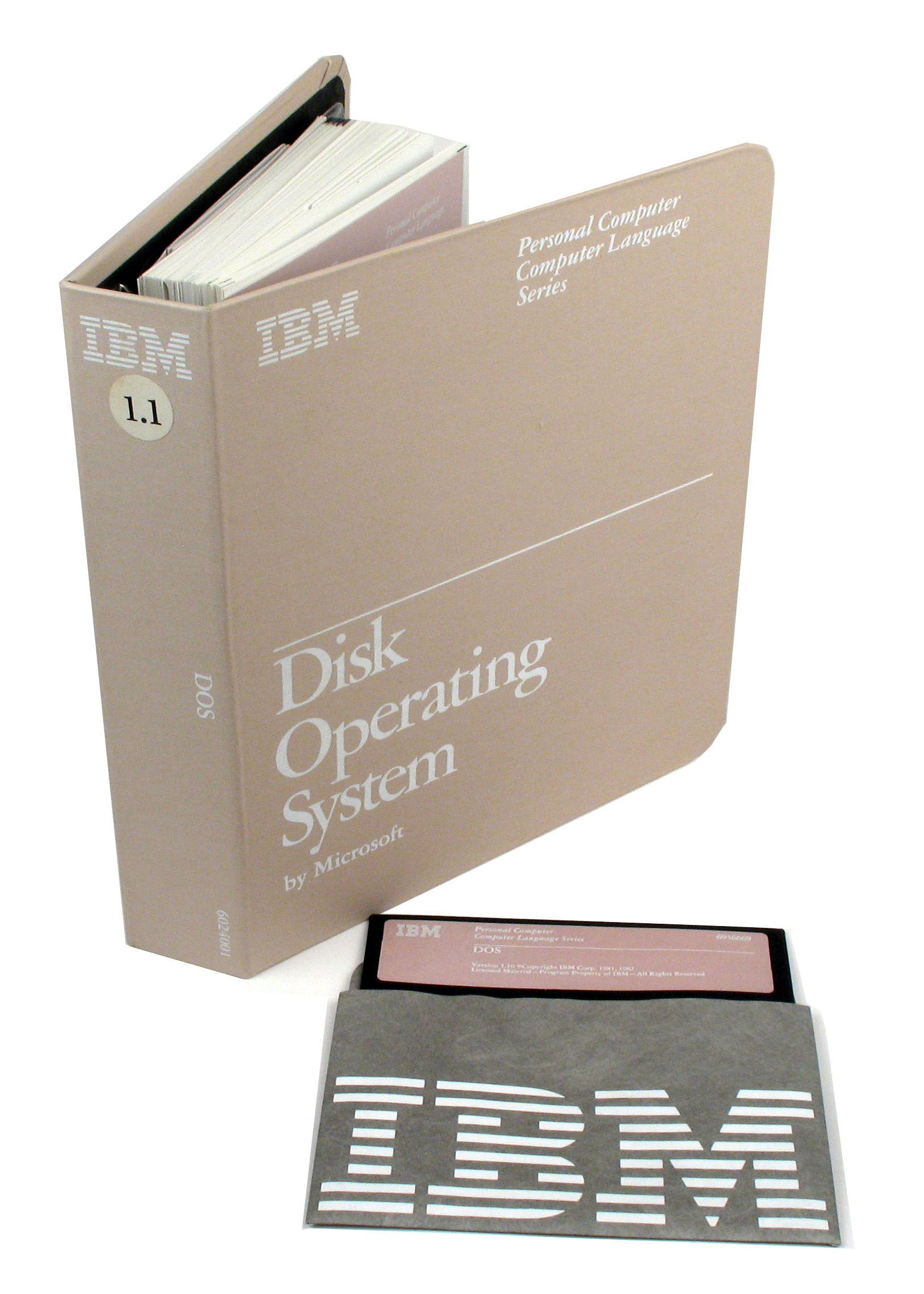 Imagem de referência relacionada a PC-DOS, item descrito como sistema operativo