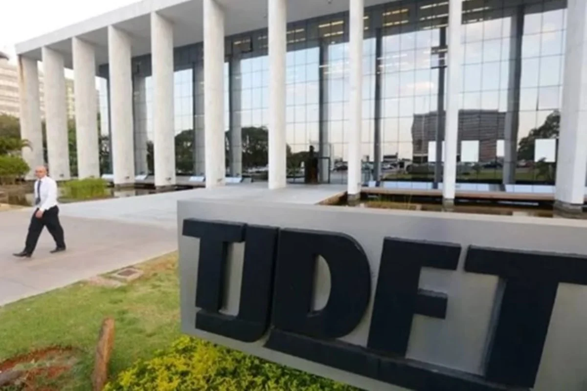 Imagem da matéria: Justiça condena mulher que disse que cão era “mais limpo” que atendente