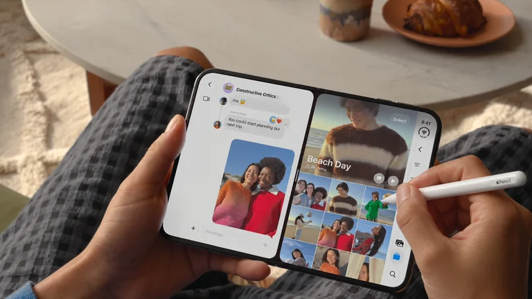 Por que o iPhone dobrável demorou tanto? Novo CEO da Apple explica