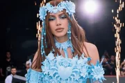 Samba no pé de Anitta dá o que falar e web cita Virginia. Veja vídeo