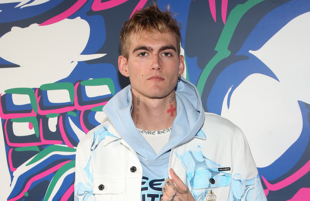 'Ainda não consigo acreditar', diz Paris Hilton sobre morte de Presley Gerber aos 27 anos