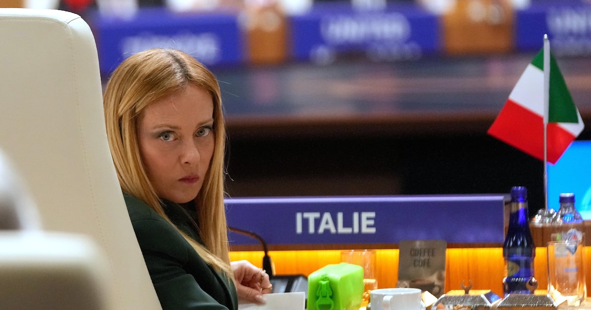 Itália proibirá véus em escolas e limitará número de alunos estrangeiros, anuncia Giorgia Meloni