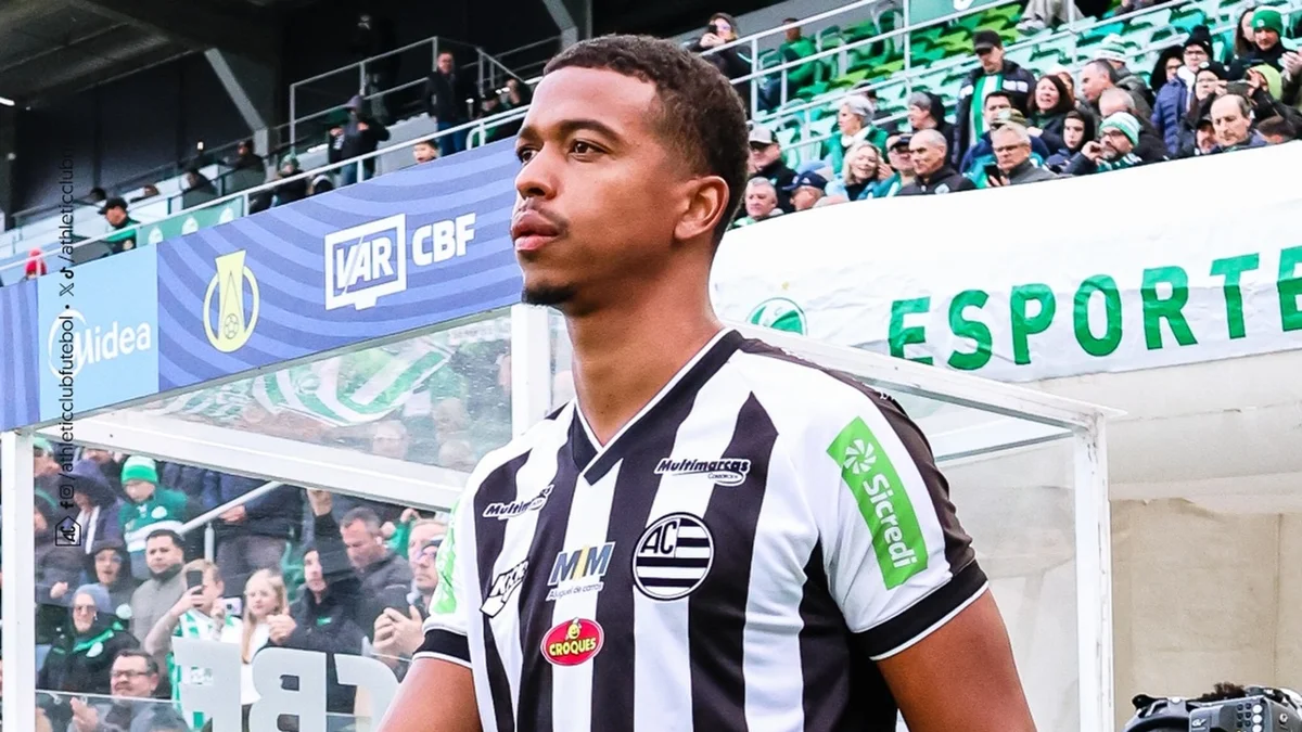 Carlinhos, emprestado ao Athletic, tem grave lesão após pancada na cabeça