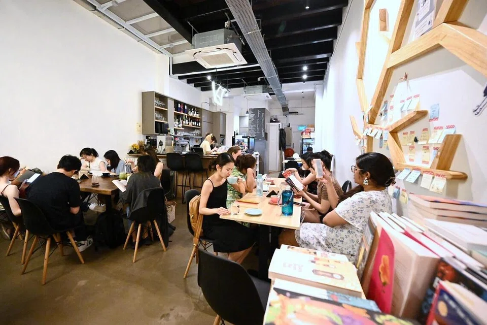 O Book Bar da SingLit, um ponto de encontro comunitário da literatura em língua inglesa de Singapura (SingLit), migrará para o Centro Comunitário de Tiong Bahru até o final de 2026.