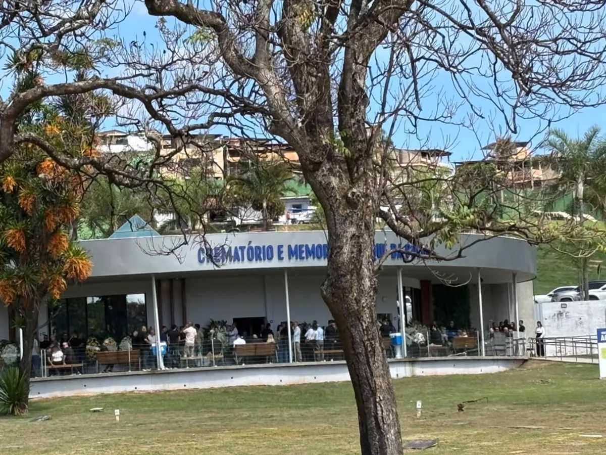 Amigos e familiares se despedem do empresário Bruno Avelar em BH
