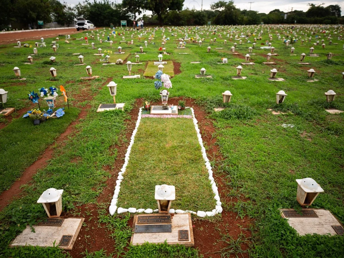 Cemitério de Planaltina terá exumação de 110 corpos; confira a lista