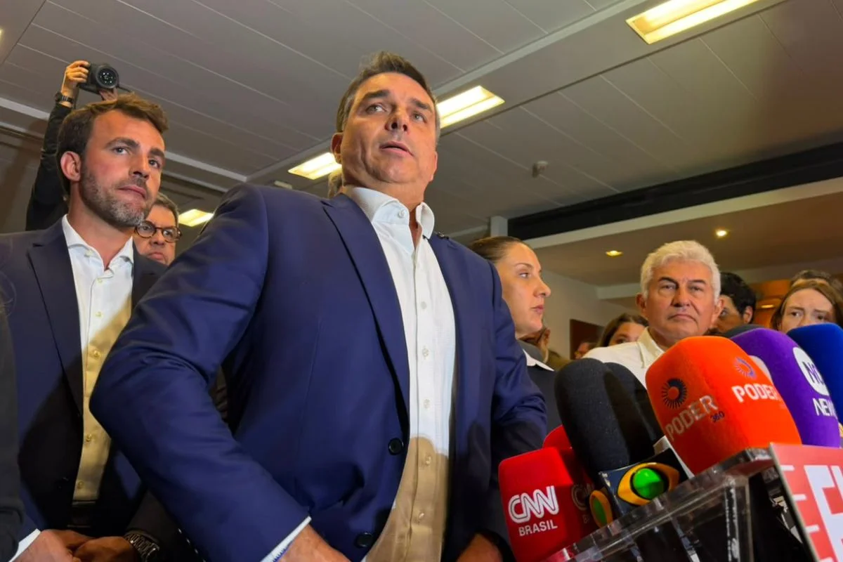 Você consegue imaginar Flávio Bolsonaro eleito presidente? Eu, não