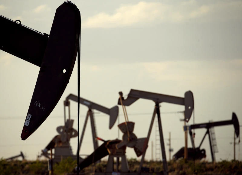 O petróleo sobe após negociações de paz EUA-Irã em impasse