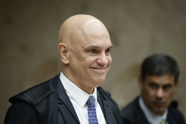 Caviar e trufa: almoço de Moraes foi articulado por Fabio Faria com Vorcaro