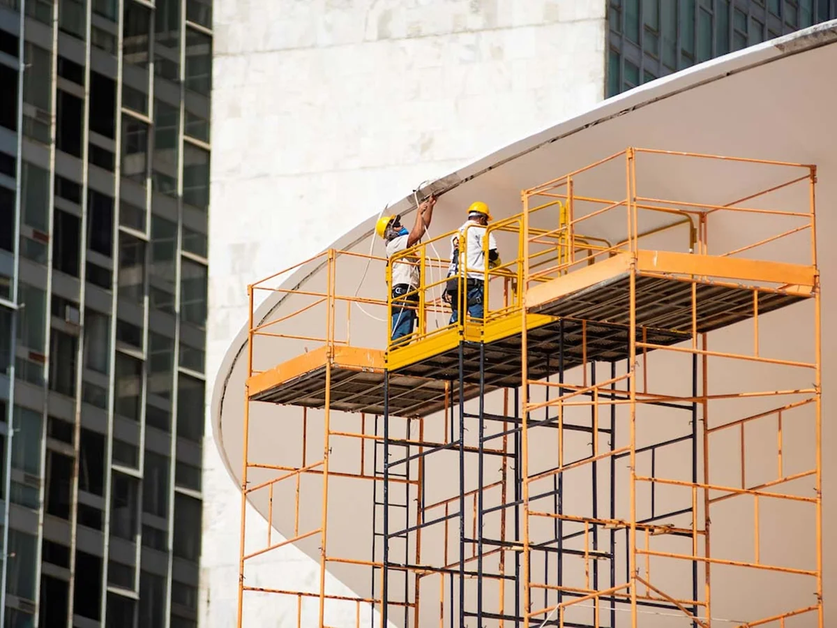 Preços da construção civil sobem 0,44% em agosto, diz IBGE
