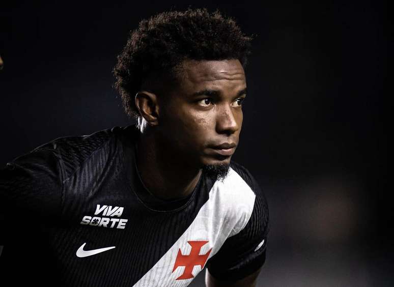 Thiago Mendes responde se pode virar ídolo do Vasco: "Virei vascaíno"