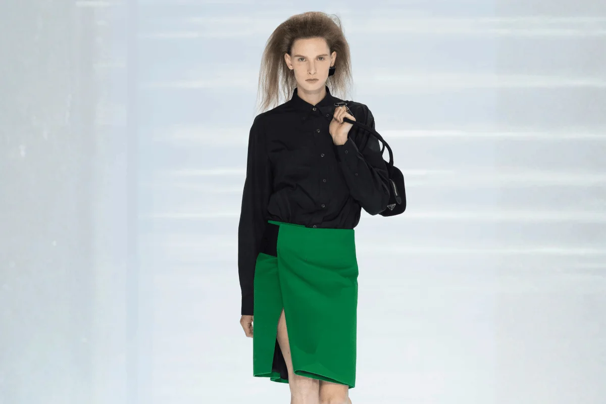foto com cor. desfile primavera/verão 2027 - metrópoles