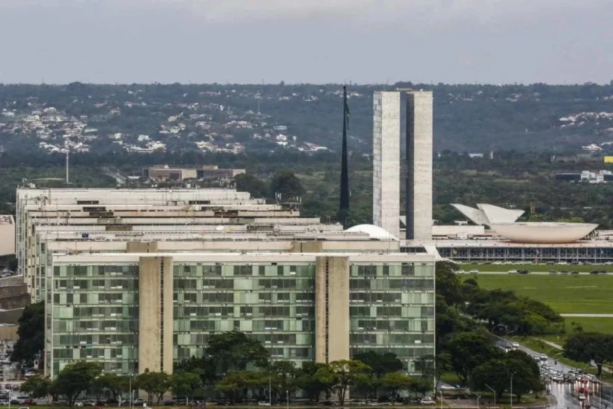 Orçamento de 2027 prevê R$ 2,5 bilhões para contratação de novos servidores