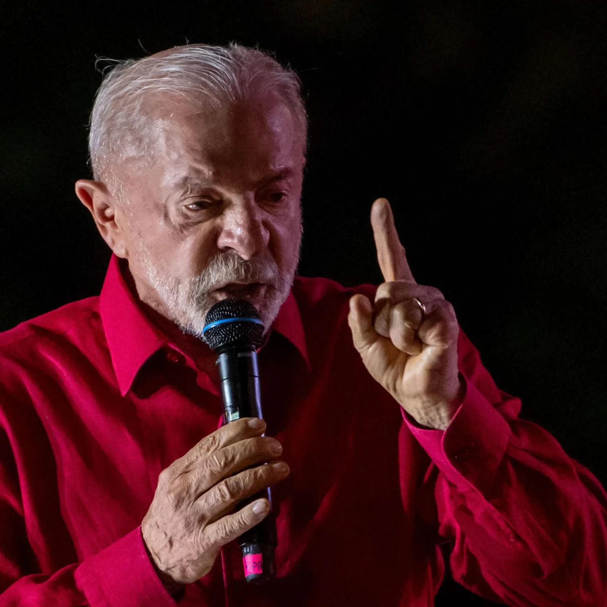 Real Time: para 45%, o trabalho de Lula é ruim/péssimo. 32% acham ótimo/bom