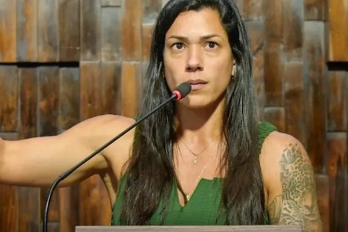 Juiz manda deputada do PL apagar posts que incentivam demissão de petistas