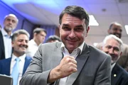 2º turno: abstenção nas eleições afeta mais Lula do que Flávio Bolsonaro