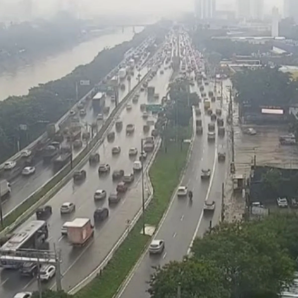 Clima: outubro começa com temporais no Sudeste e calor de 40ºC no Nordeste