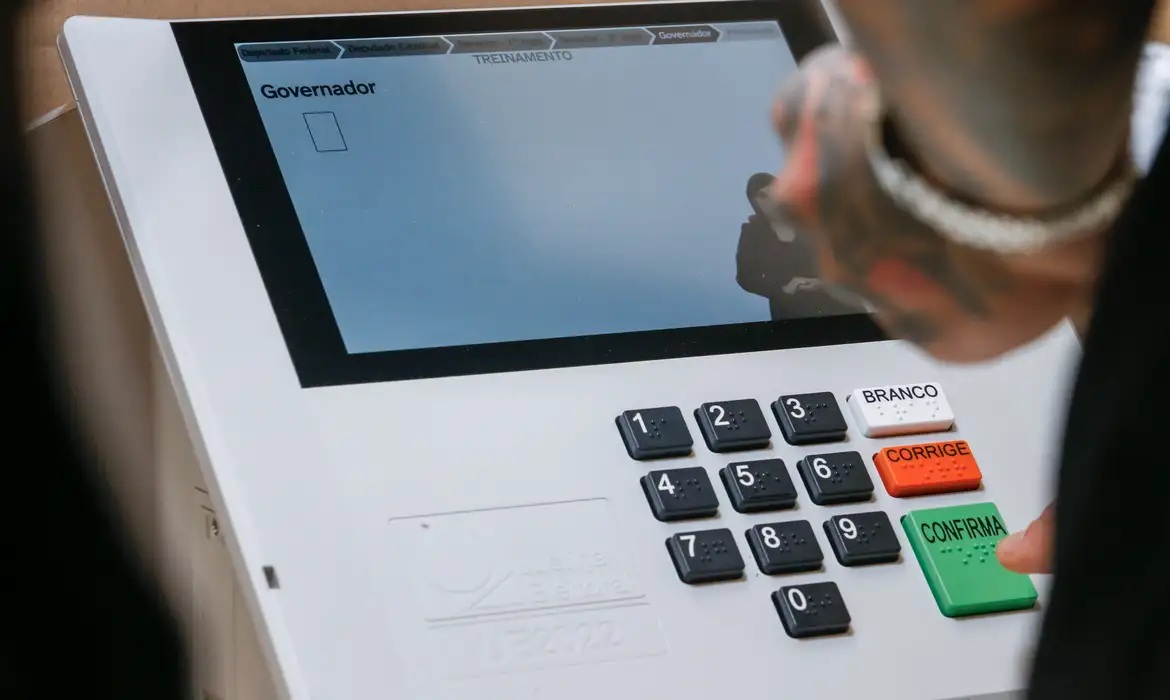 TSE verifica autenticidade das urnas e emite zerésimas antes de votação neste domingo