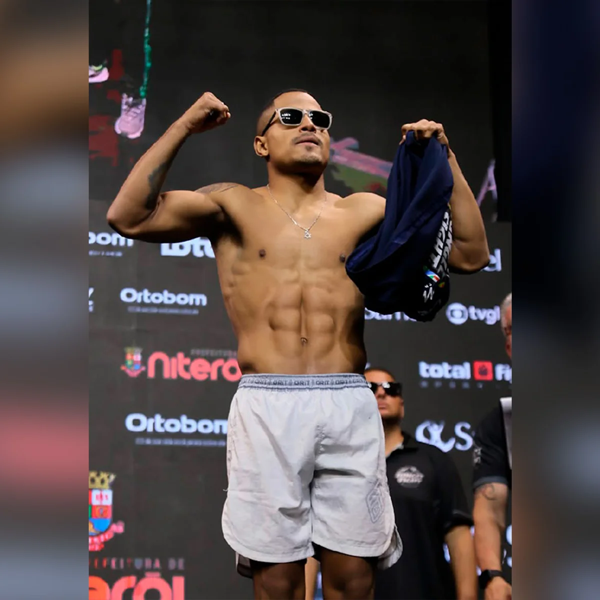 Brasiliense Eliwelton "Tourinho" vence o Jungle Fight 155 no peso-leve
