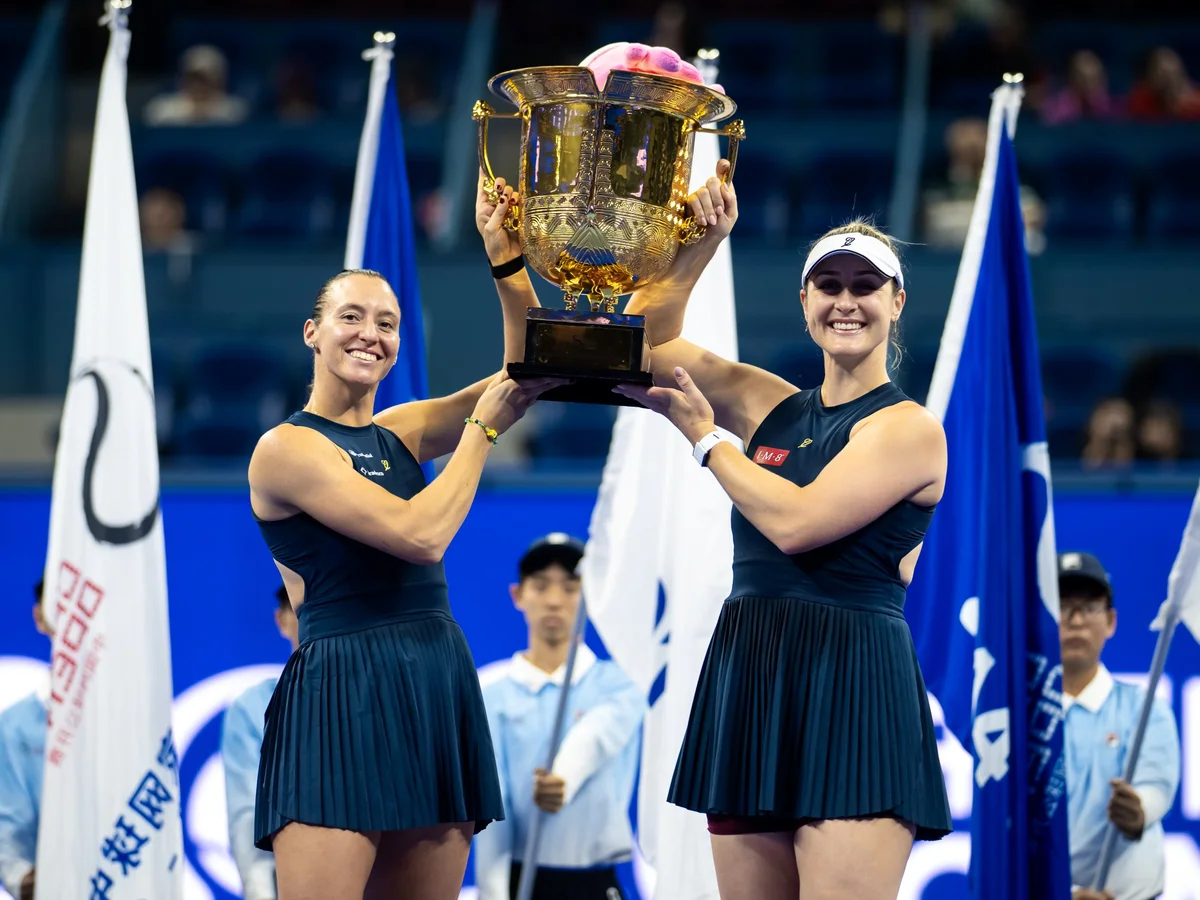 Luisa Stefani conquista WTA 1000 de Pequim ao lado de Dabrowski