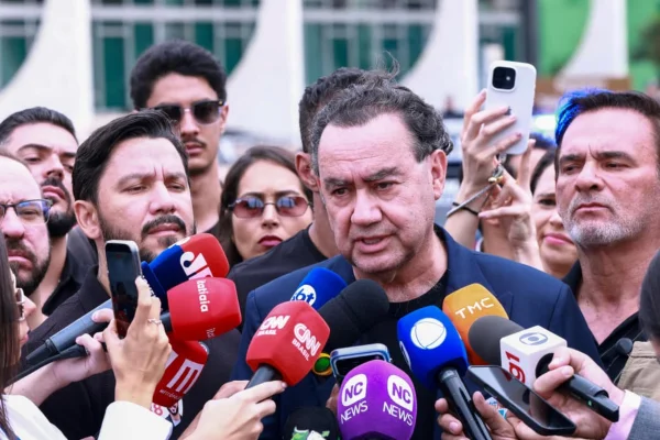 Cury diz que foi "exigente" para apoiar Flávio: "Sem ódio, sem vingança"
