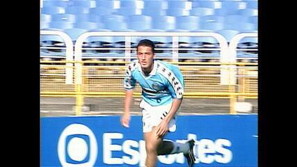 Émerson Leal marca bonito gol contra o Botafogo no Brasileirão de 2001