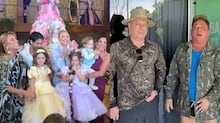 Bolo de R$ 250 mil da festa da filha de Virginia é detonado: ‘Parece calcinhas no varal’