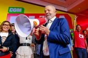 2º turno: abstenção nas eleições afeta mais Lula do que Flávio Bolsonaro