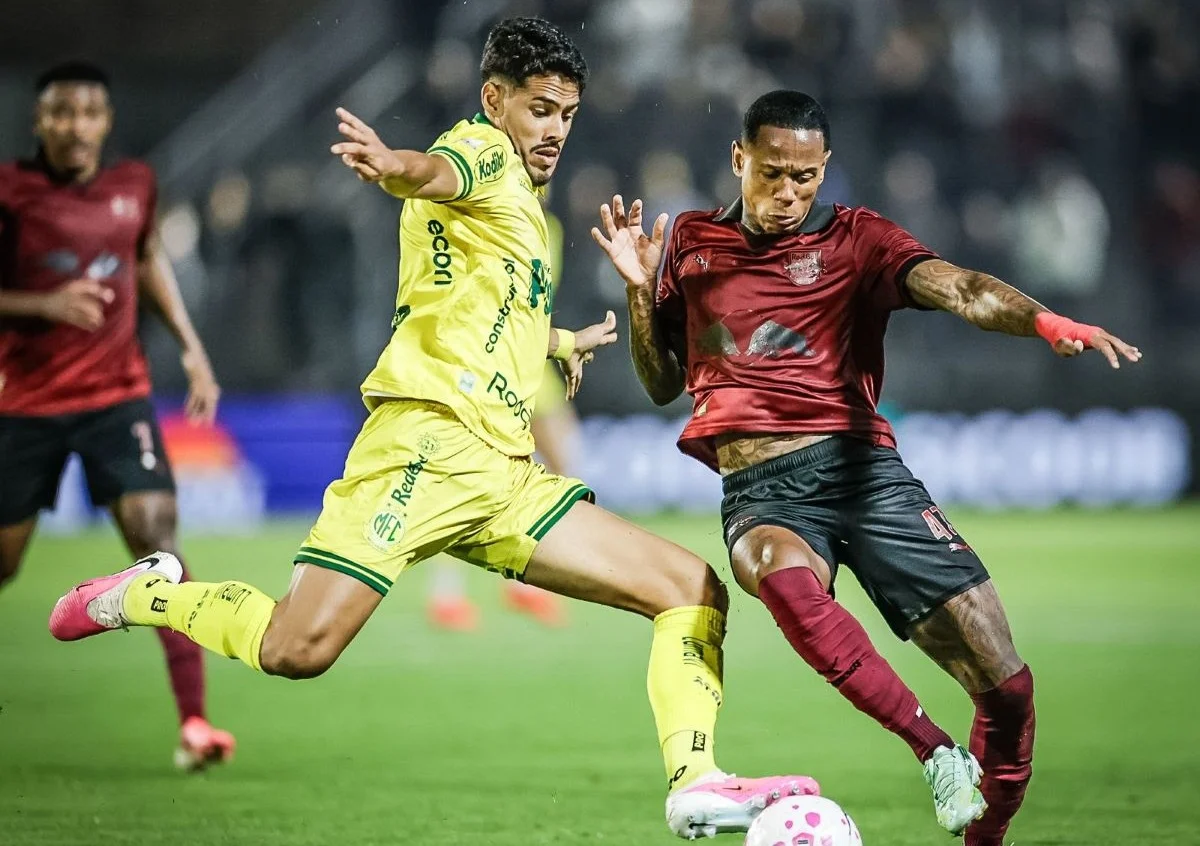 Brasileirão: com um a menos, Mirassol arranca empate contra o Bragantino