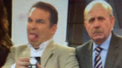 Gottino é surpreendido por crianças durante reportagem na Arena Pacaembu: ‘Dá uma olhada na galera’
