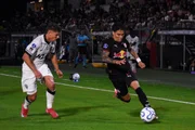 Galo busca confirmar a classificação diante do Bragantino na Arena MRV