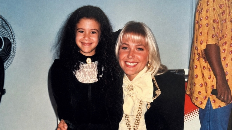 Ex-atriz mirim da Globo resgata foto com Xuxa e comenta trabalho atual como educadora