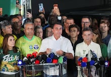 Flávio Bolsonaro tem 24 horas para entregar passaportes à PF após ordem de Moraes