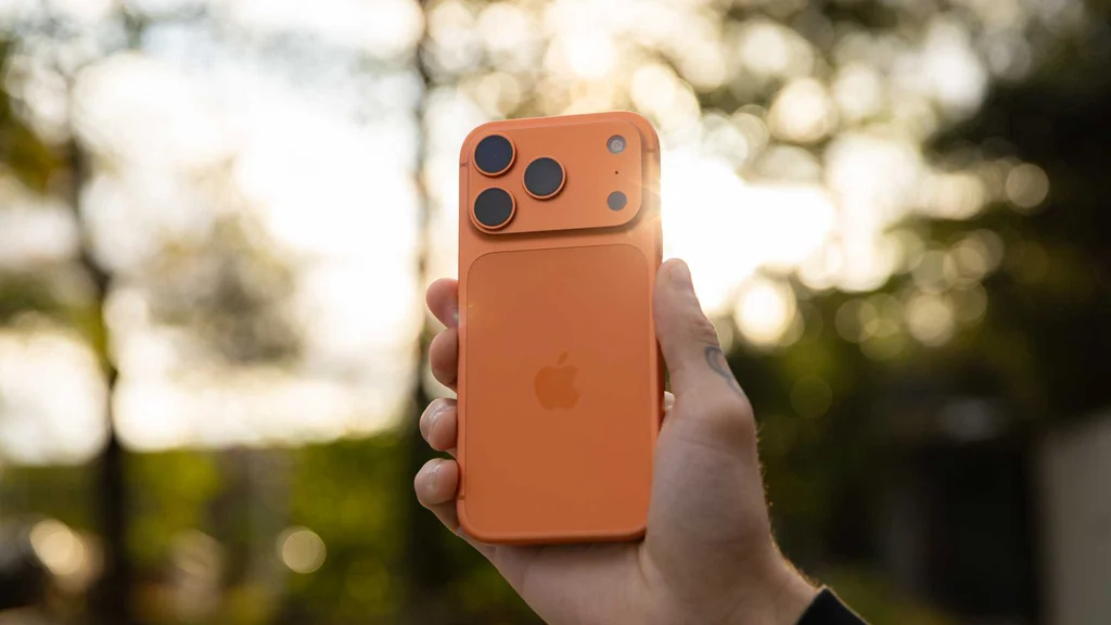 Corte de preços do Mercado Livre atinge iPhone 17 Pro laranja cósmico