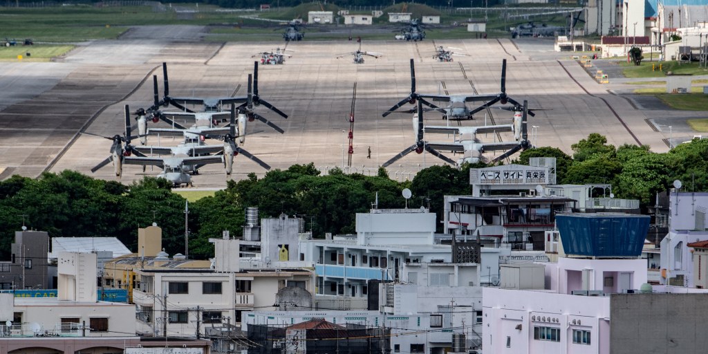 Forças armadas dos EUA restringem tropas de saírem da base no Japão após fuzileiro naval ser preso por suposto assassinato