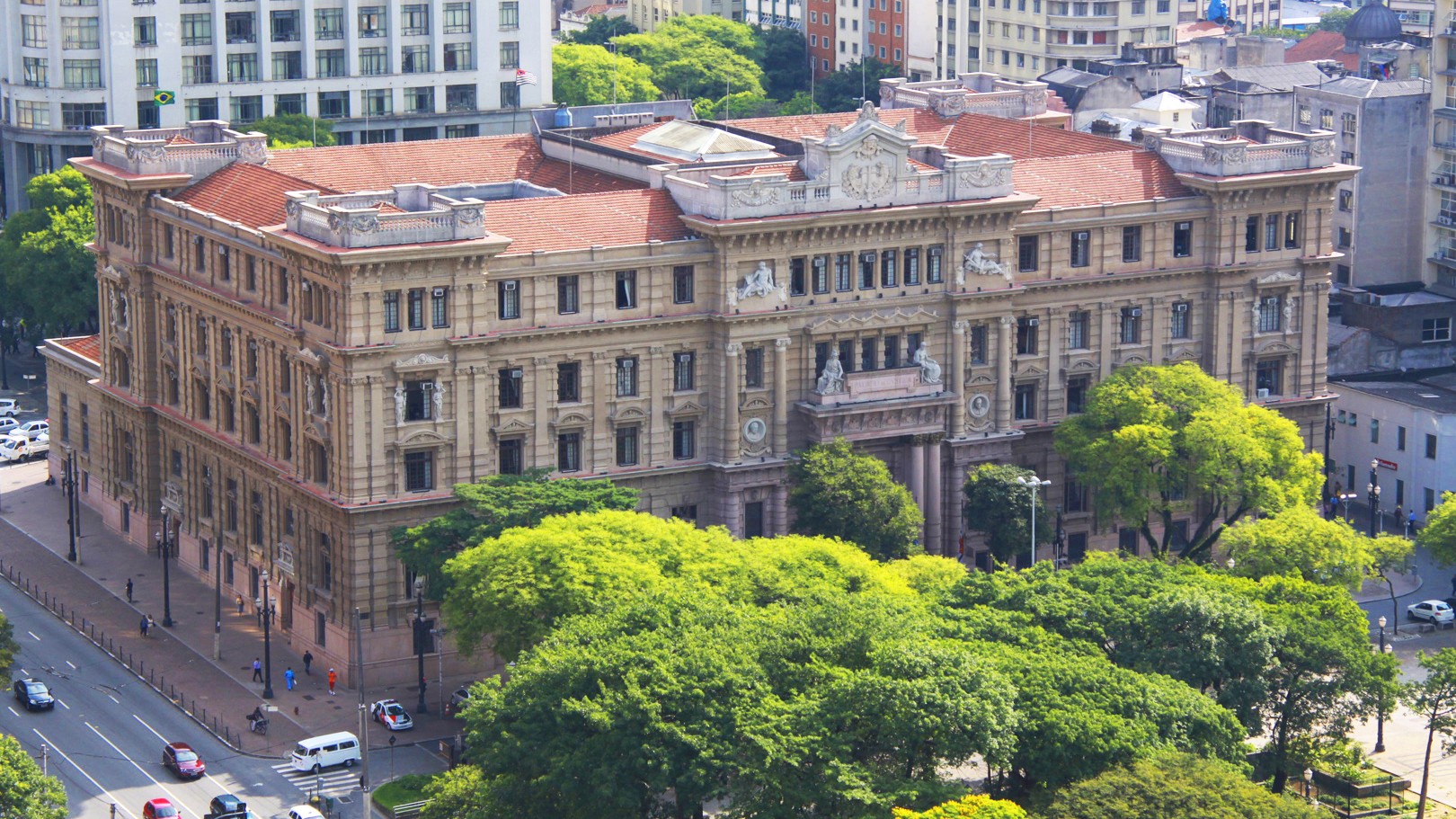 Edital do concurso do TJSP é publicado! Dá para passar começando do zero?