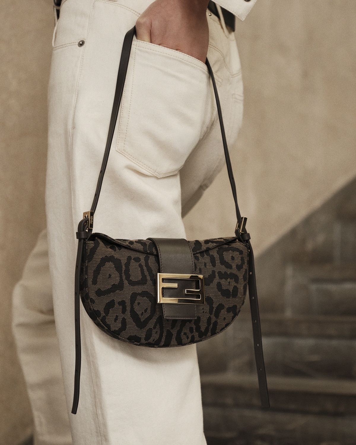 bolsa fendi croissant - metrópoles
