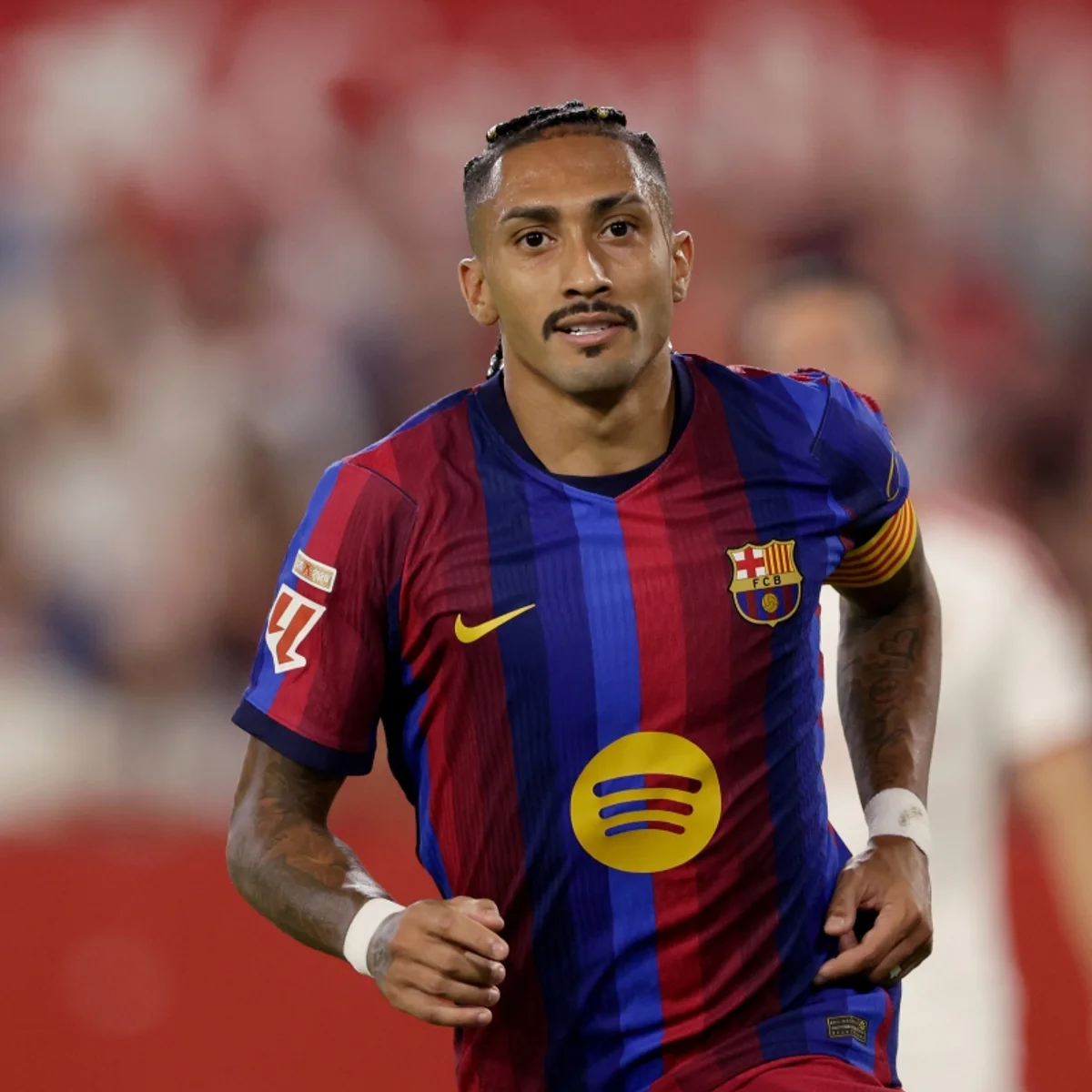 Barcelona: Raphinha deve começar no banco de reservas diante do Getafe