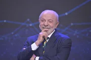 Imagem da matéria: Lula visita Sarney no Maranhão após atos de campanha