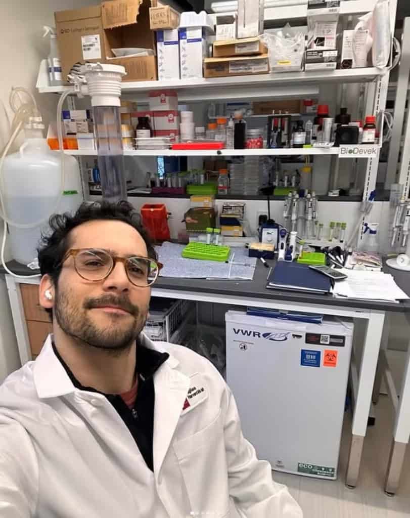 Brasileiro leva prêmio nos EUA por divulgar a ciência na internet