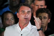 Flávio Bolsonaro tem 24 horas para entregar passaportes à PF após ordem de Moraes
