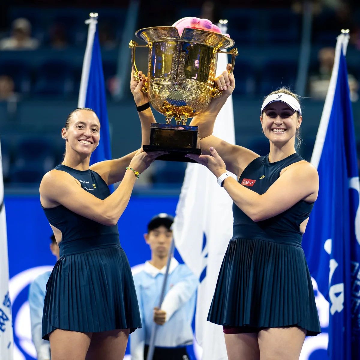 Luisa Stefani conquista WTA 1000 de Pequim ao lado de Dabrowski
