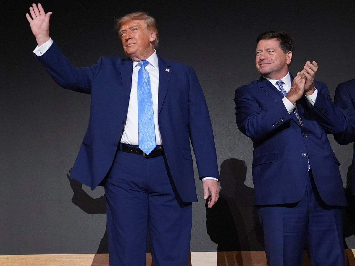 Trump nomeia o chefe da inteligência Jay Clayton como novo czar de IA da Casa Branca
