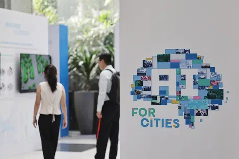 A adoção de IA entre empresas em Cingapura aumenta; a economia digital representa uma fatia maior do PIB