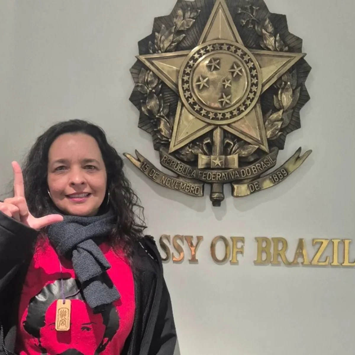 Pintora brasileira dirigiu 9 horas e foi uma das primeiras a votar em 2026