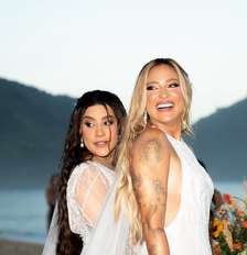 Lauana Prado e Tati Dias se casaram em cerimônia realizada em Ubatuba, litoral de São Paulo Foto: Arco e Flash Fotografia/Divulgação / Estadão