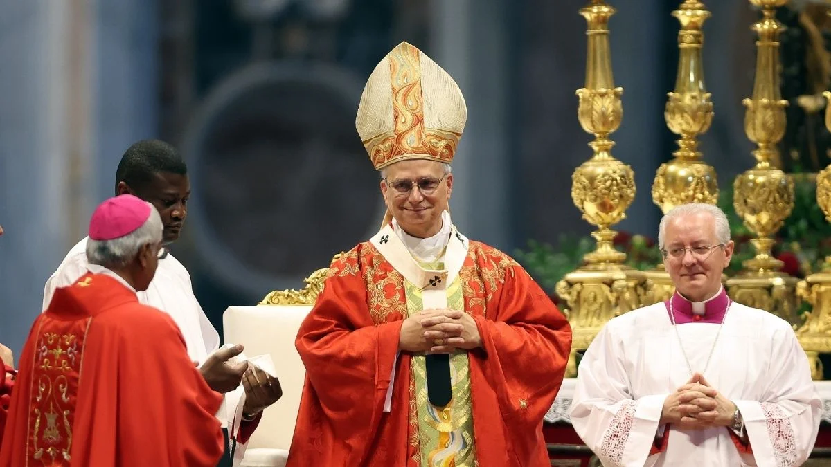 Papa Leão XIV está bem e celebrou missa em sala de hospital, diz Vaticano