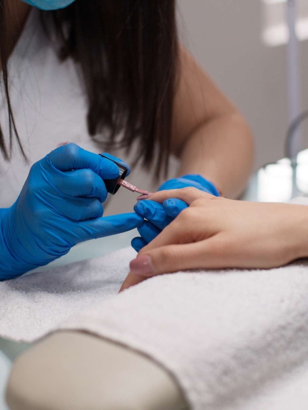 Esta técnica está fazendo as mulheres aposentarem as unhas em gel de vez! Veja como fazer
