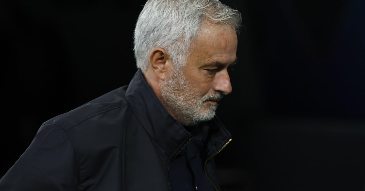 Mourinho promete títulos no Real Madrid e rebate provocação antes de clássico com Barcelona