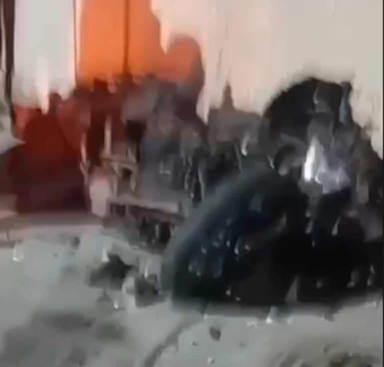 Jovem morre e outro fica em estado grave após serem atropelados em Belford Roxo; motorista estaria embriagado
